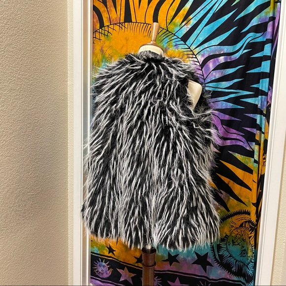 🌈 Beautiful mystic fur vest - Picture 7 of 11